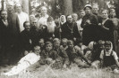 Архиепископ Александр с клиром и паствой. 1944 г.